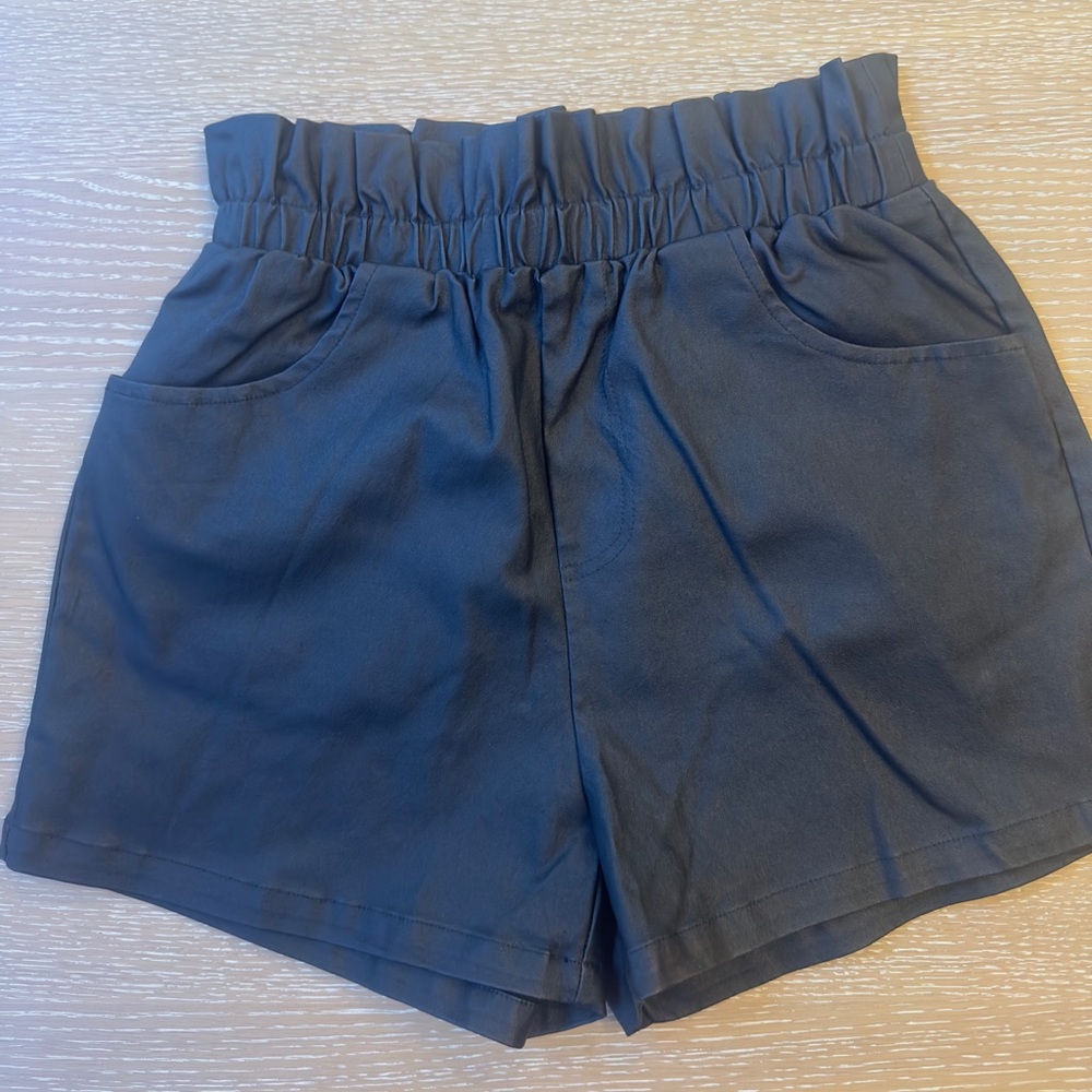 Entro Black High Waist Women's pleather Shorts